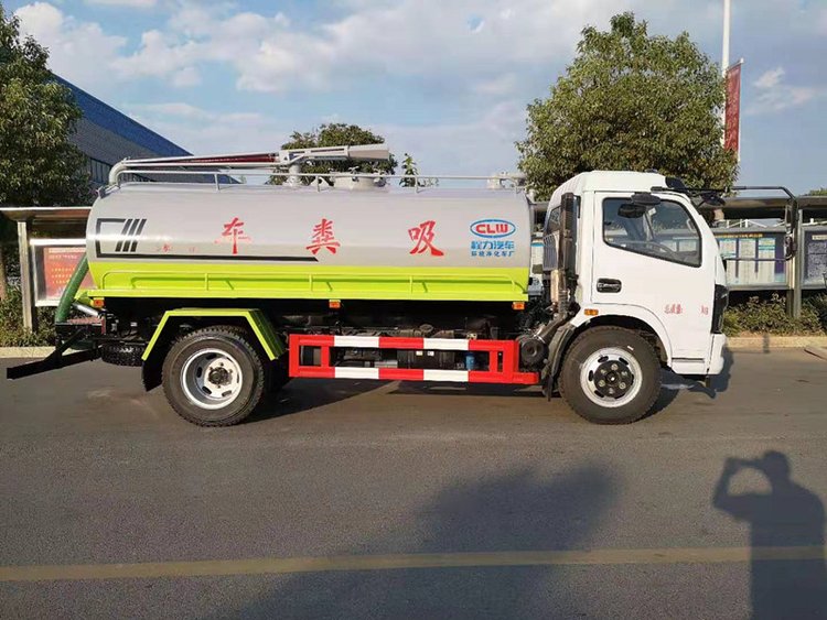 東風小多利卡5方吸糞車